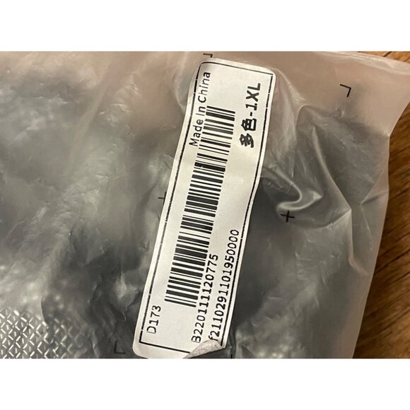 NWT Shein Curve Shiny Two-Piece Set 1XL Polyester/Elastane Black & Silver - Picture 6 of 6